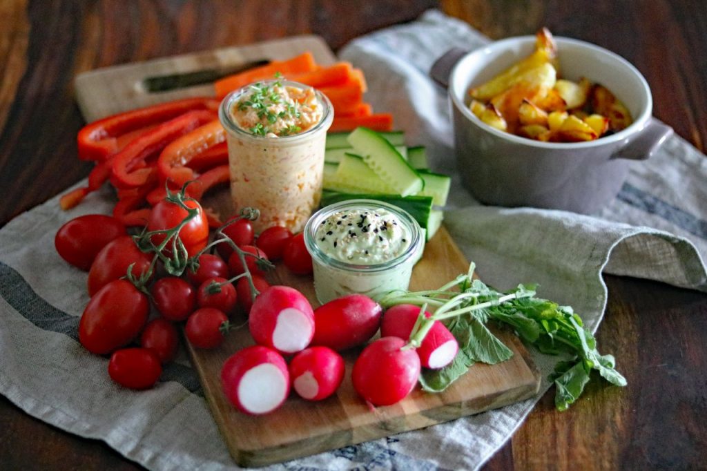 Dip Dip Hurra! Frischkäse-Paprika-Dip und Avocado-Dip - Keks & Koriander